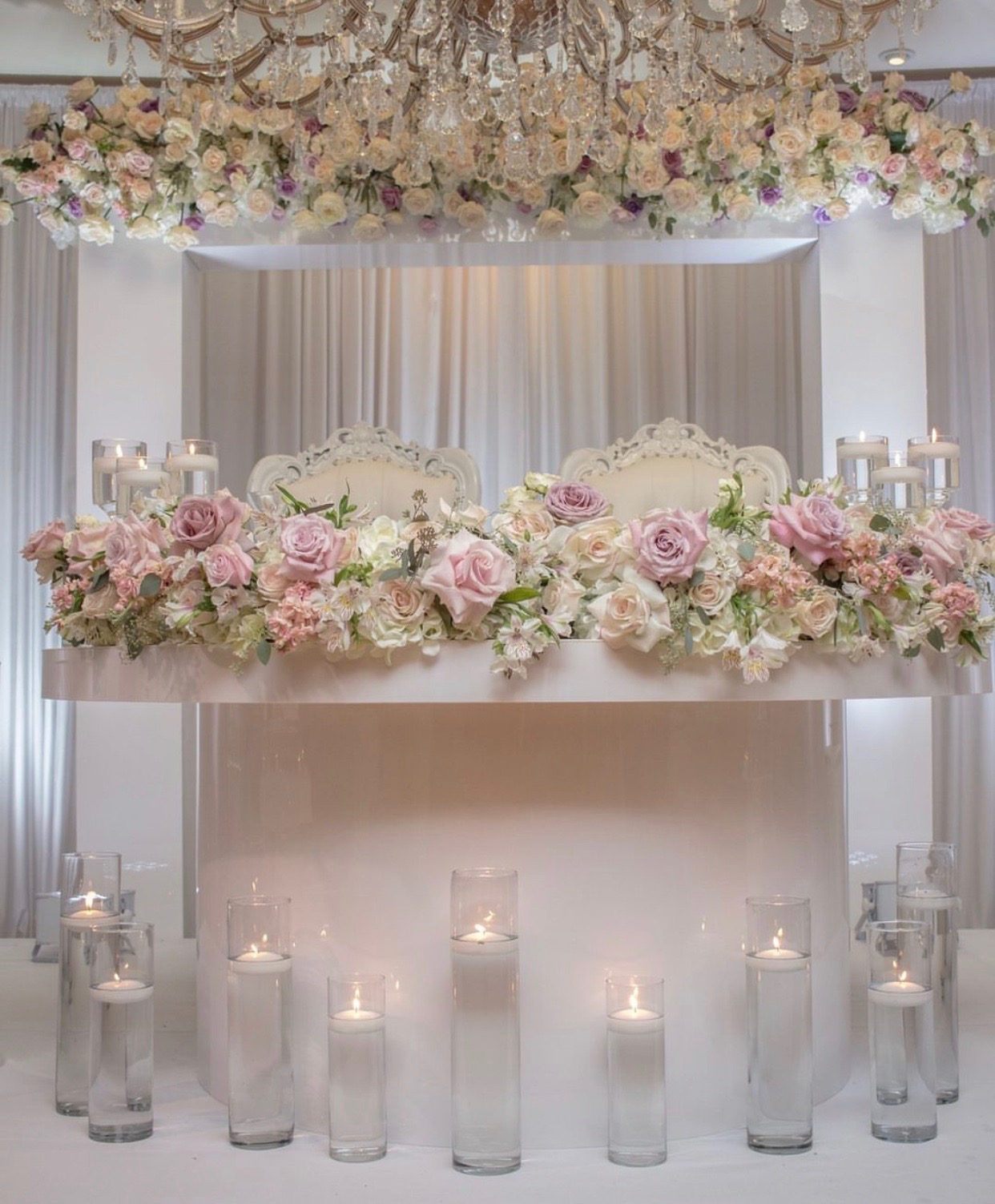 mladenacki sto - elegantna dekoracja mladenackog stola - bele  i roze ruže i hortenzije - setovi svecaIMG-8072