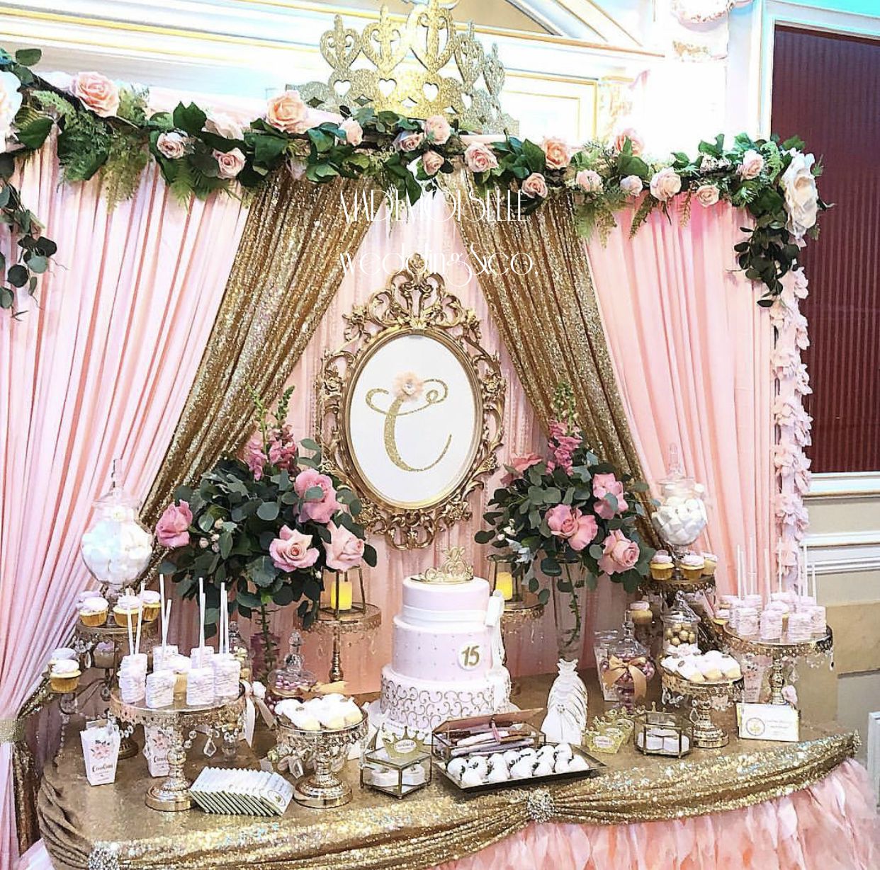IMG_E4494-slatki sto-dekoracija slatkog stola-roze zlatna dekoracija-cupecakes-kolacici za slatki sto-dekoracija rodjendana-dekoracija vencanja