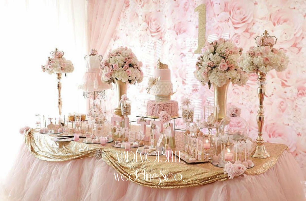 IMG_E4535-slatki sto-dekoracija rodjendana-dekoracija za krstenje-kolacici-nezno roze zlatna dekoracija slatkog stola-pruge- ruze