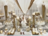 Slatki sto-dekoracija za slatki sto-dekoracija slatkog stola-kolaci-cupecakes-zlatna dekoracija slatkog stola-muffins-cakepops-perje-belo perje-dekoracija belim perjem-dekoracija rodjendana