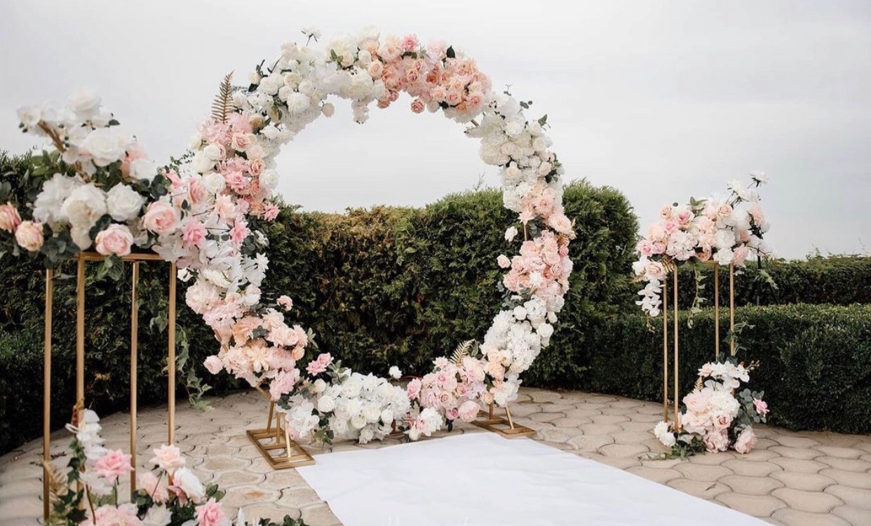 pozadina za fotografisanje - pozadina za slikanje - pozadina za vencanje - ring - cvetni ring - bela staza - dekor oltara IMG-8114